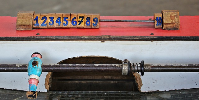 间与汗水浇 间与汗水浇